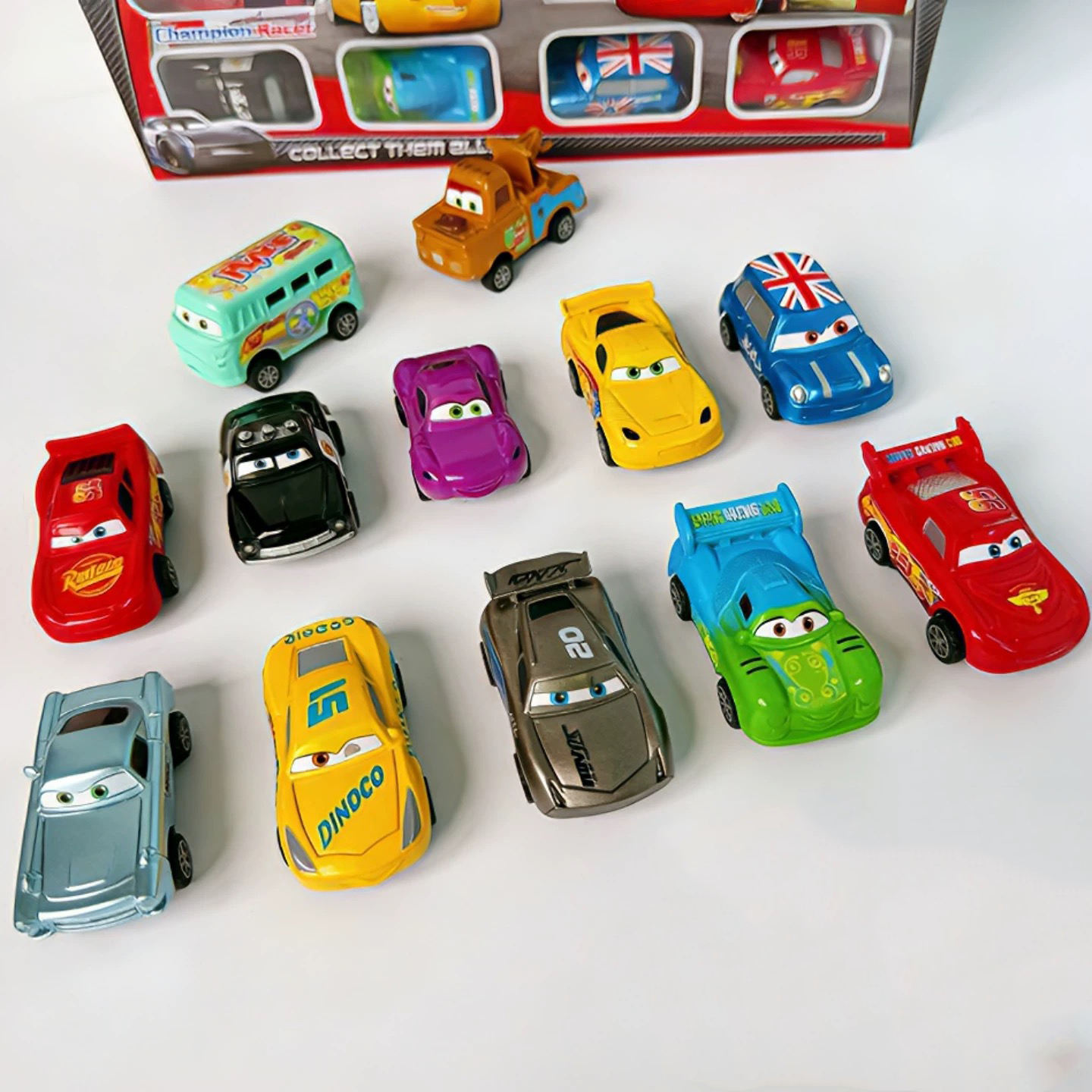 Kids Pull Back Car Toys 12 Pack Mini Die Cast Race Car Models Eco-friendly Plastic Alloy Friction Toy Vehicles Wholesale Children Play Toys